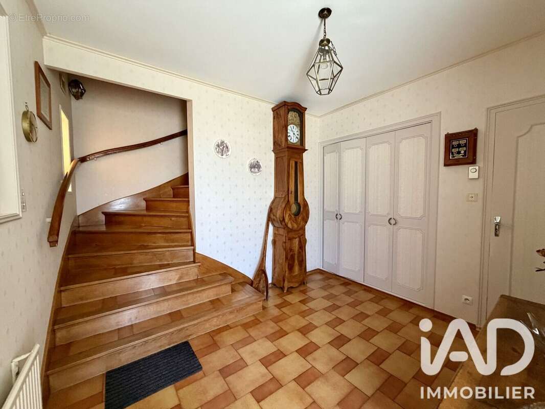 Maison 130 m² à Mellecey  - photo 2