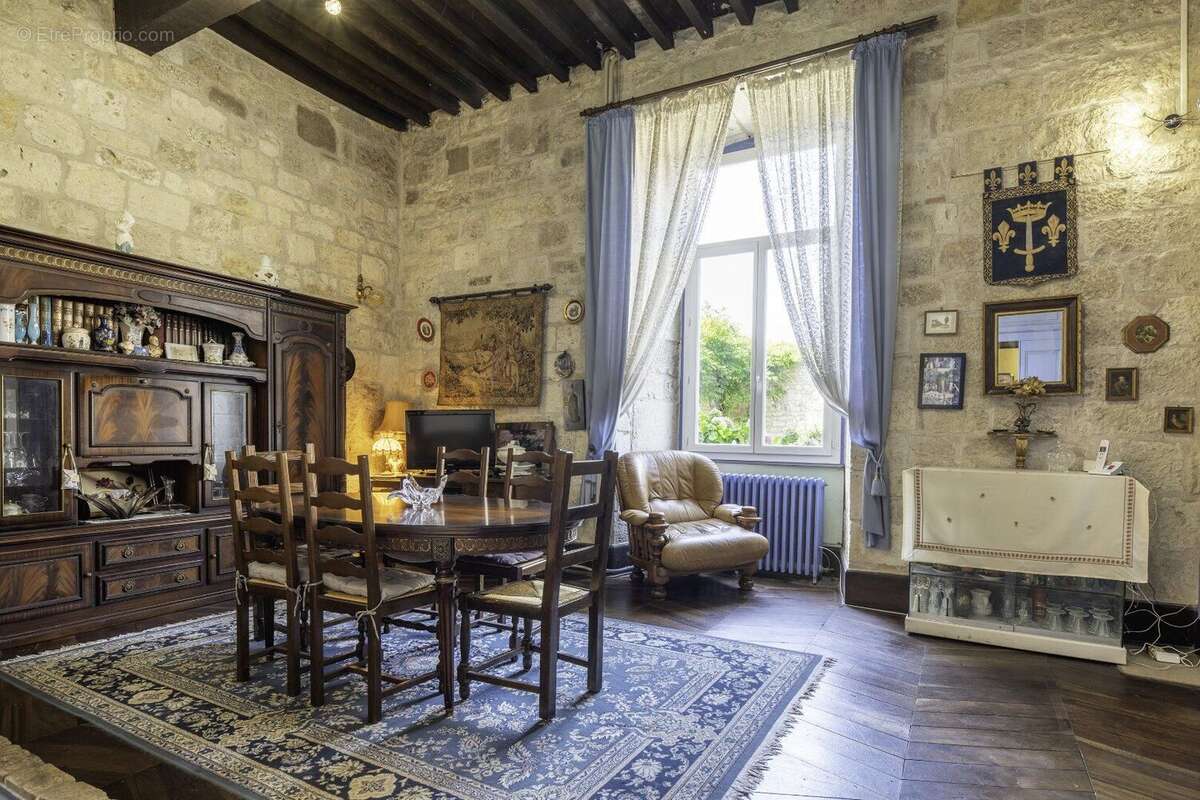 EXCLUSIVITÉ - Un air d'hôtel particulier au coeur du Quercy - photo 8