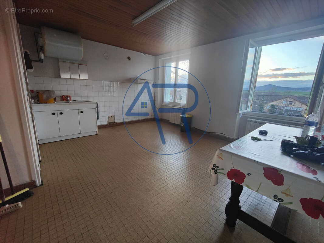 Appartement à BRASSAC-LES-MINES
