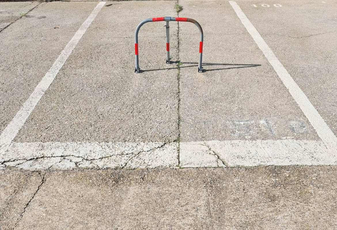 Parking à GRUISSAN