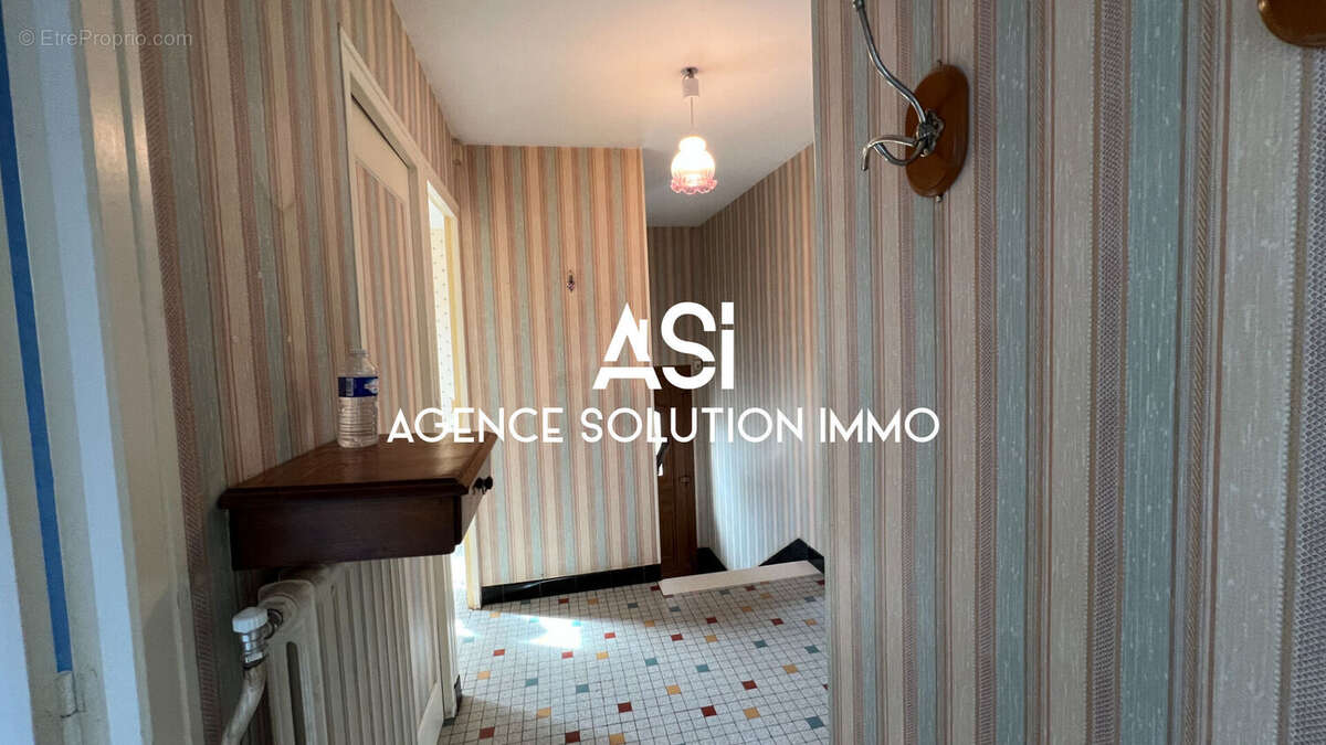 Maison à VILLAINES-LA-JUHEL