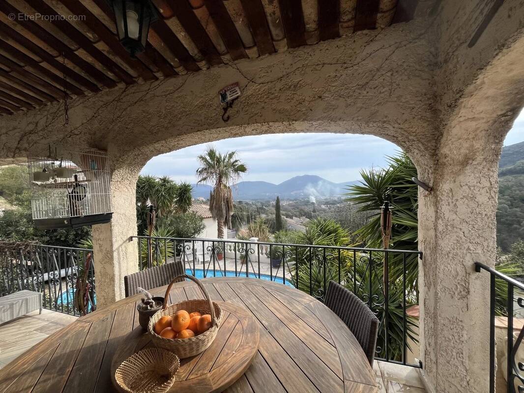 Maison à PLAN-DE-LA-TOUR