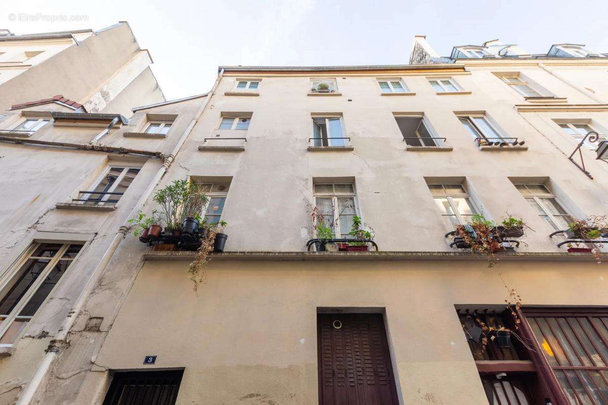 Appartement à PARIS-3E