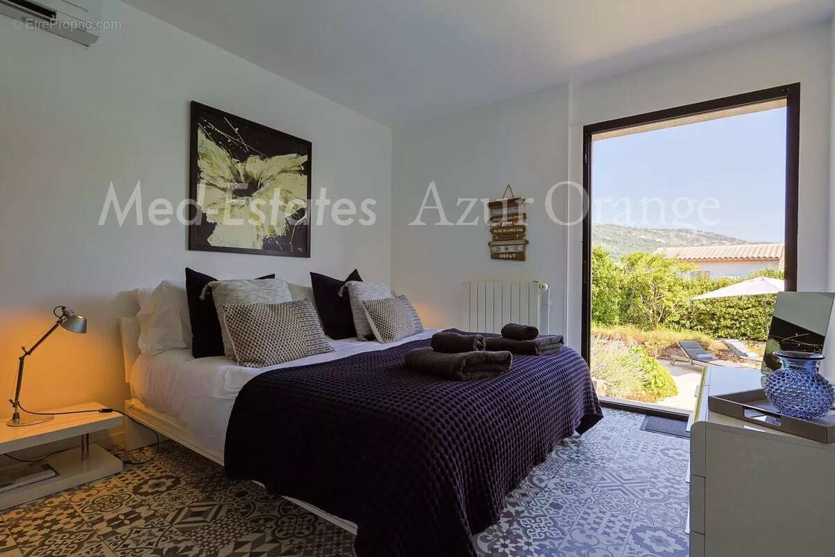 Maison à PLAN-DE-LA-TOUR