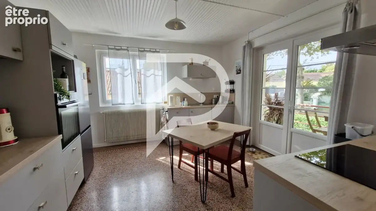 Maison traditionnelle rénovée 6 pièces 136 m² centre ORTHEZ - photo 7