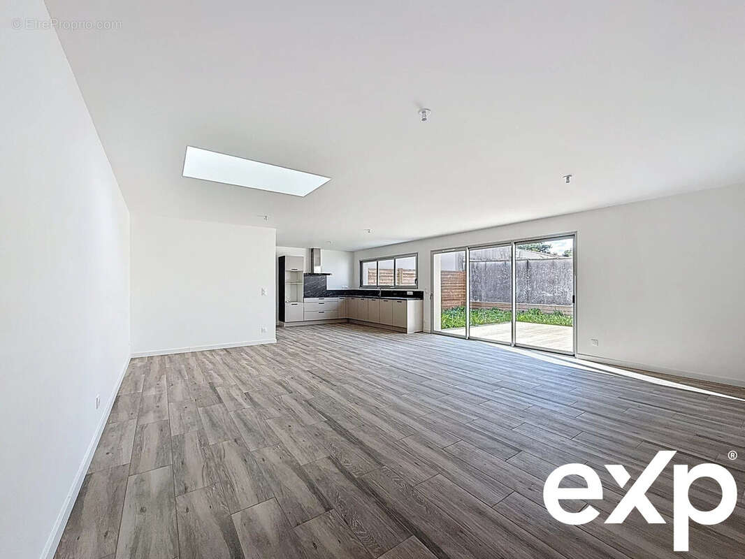 Maison à SAINTE-SOULLE