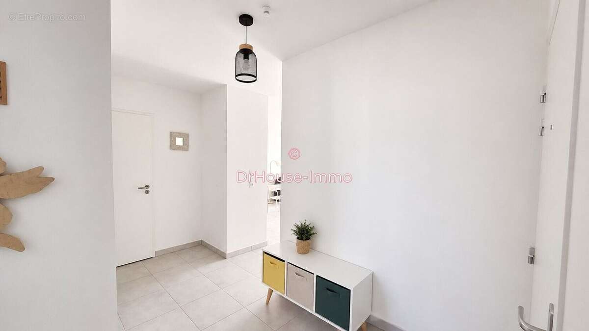 Appartement 68 m² à Mouries  - photo 19