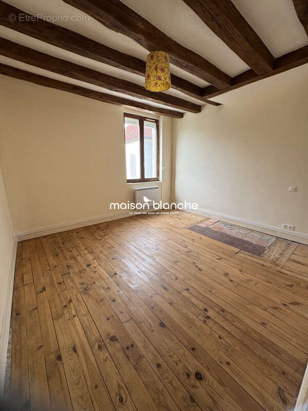 Maison à LA CHAPELLE-SUR-LOIRE