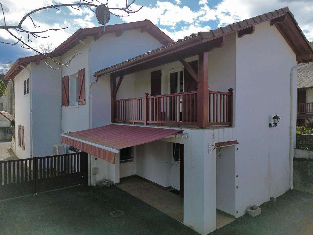 Maison à SAUVETERRE-DE-BEARN