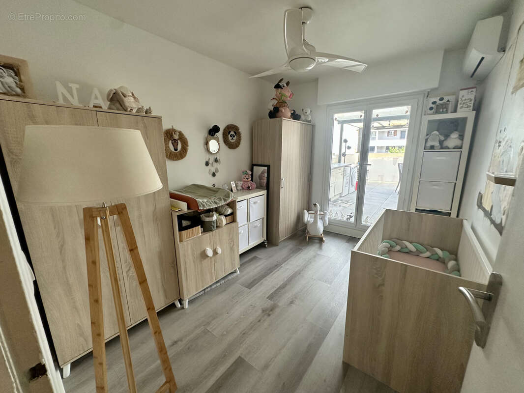 Appartement à SAINT-LAURENT-DU-VAR