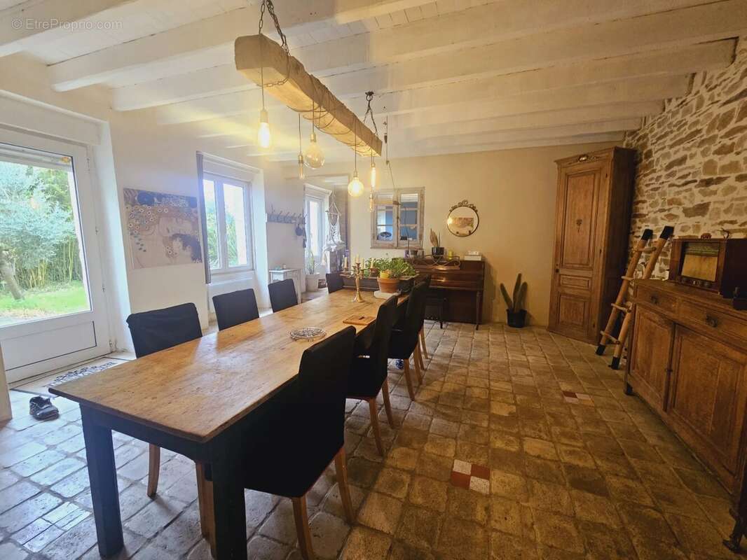 Maison à SAINT-THURIAL