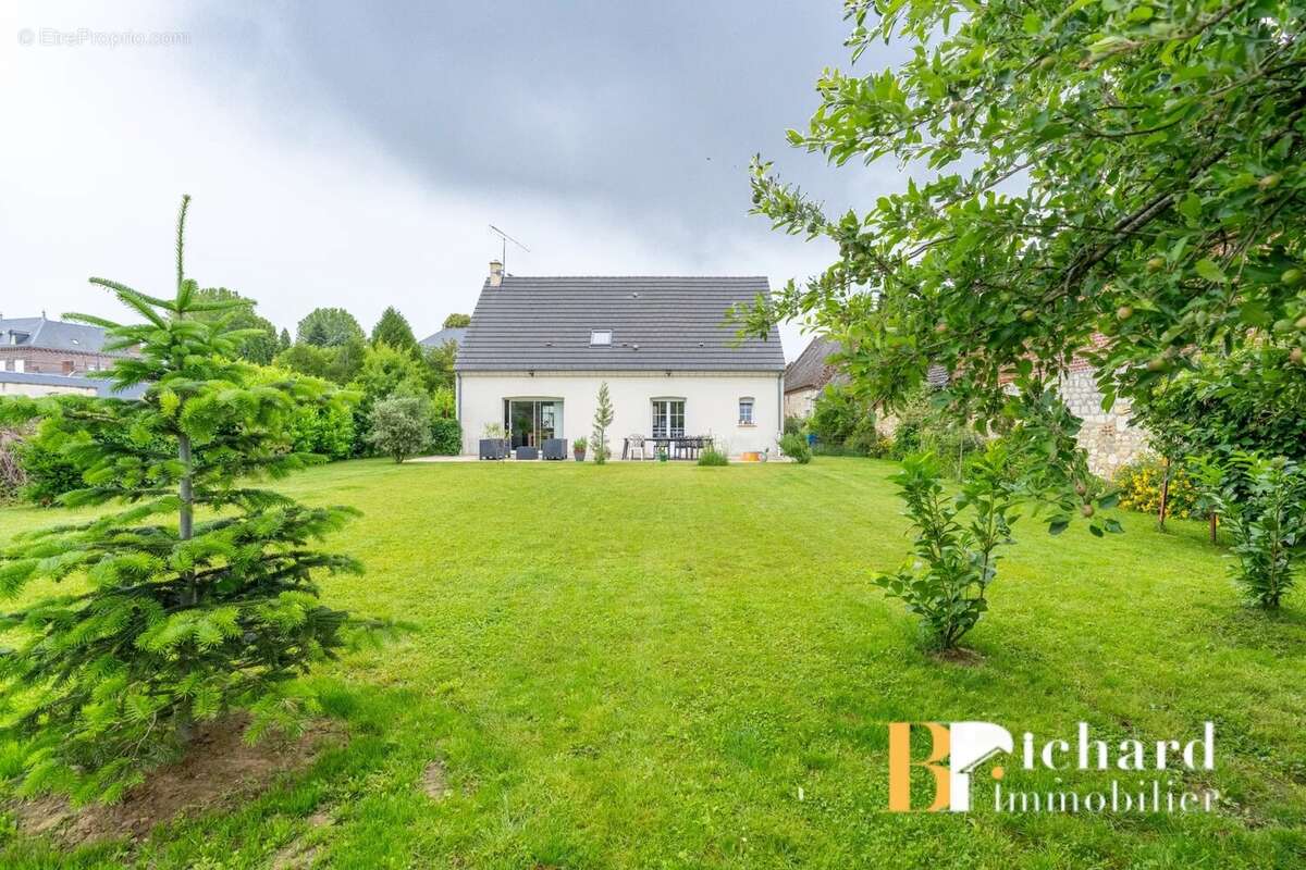 Entre Laon et Marle – Pavillon récent avec loft, atelier et jardin clos - photo 11