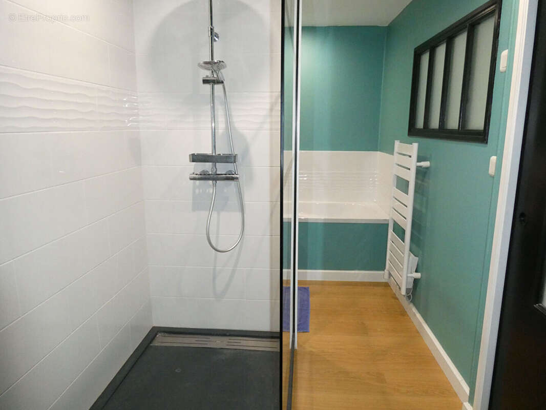 Maison à AMBRIERES-LES-VALLEES