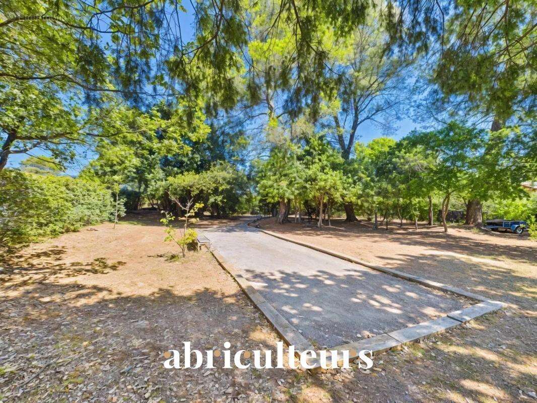 Propriété de 260 m² avec deux gîtes  labellisés 4 étoiles en vente à  Aups (83630) - photo 22