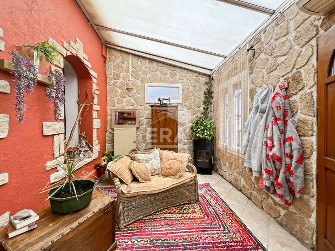 Appartement à MARSEILLE-4E