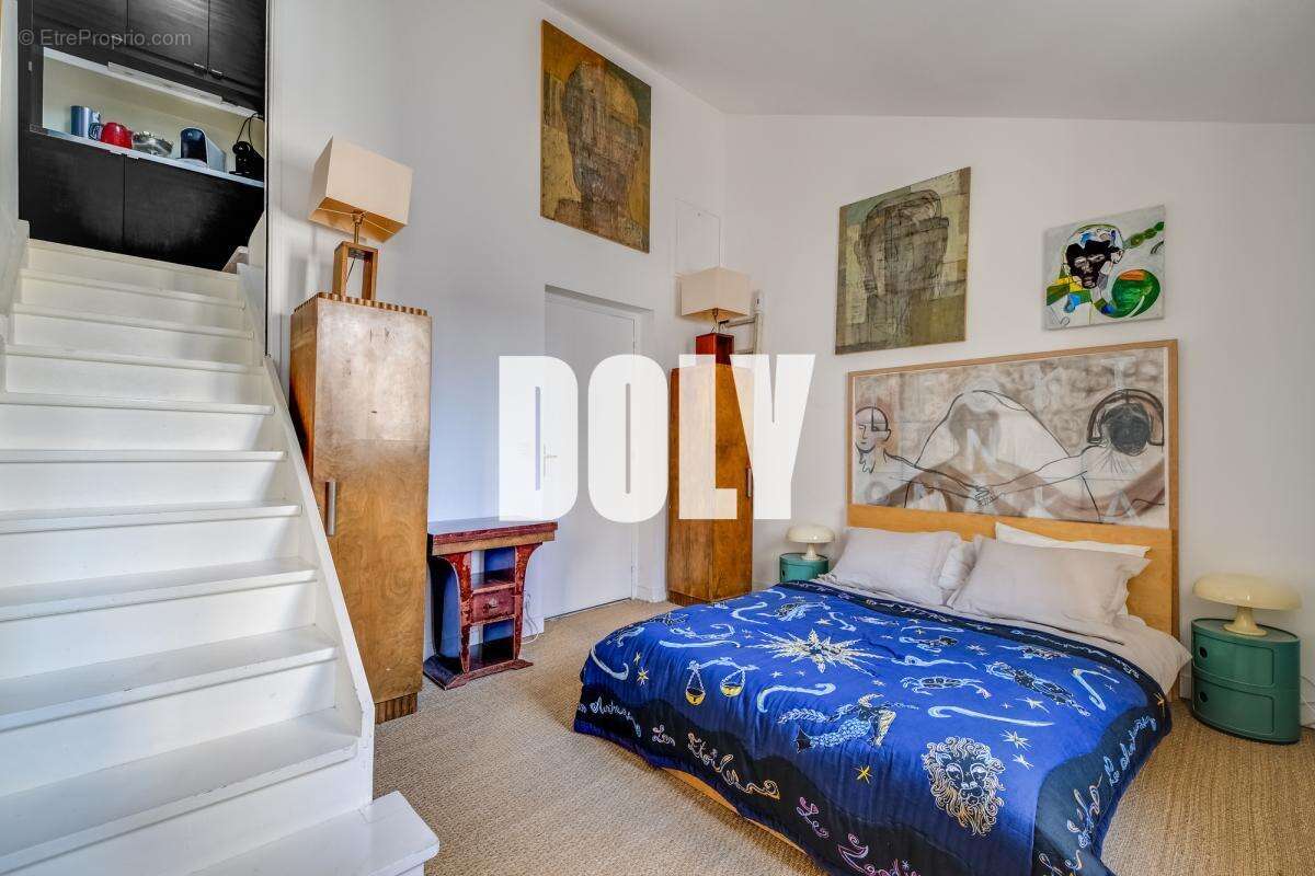 Appartement à PARIS-1E