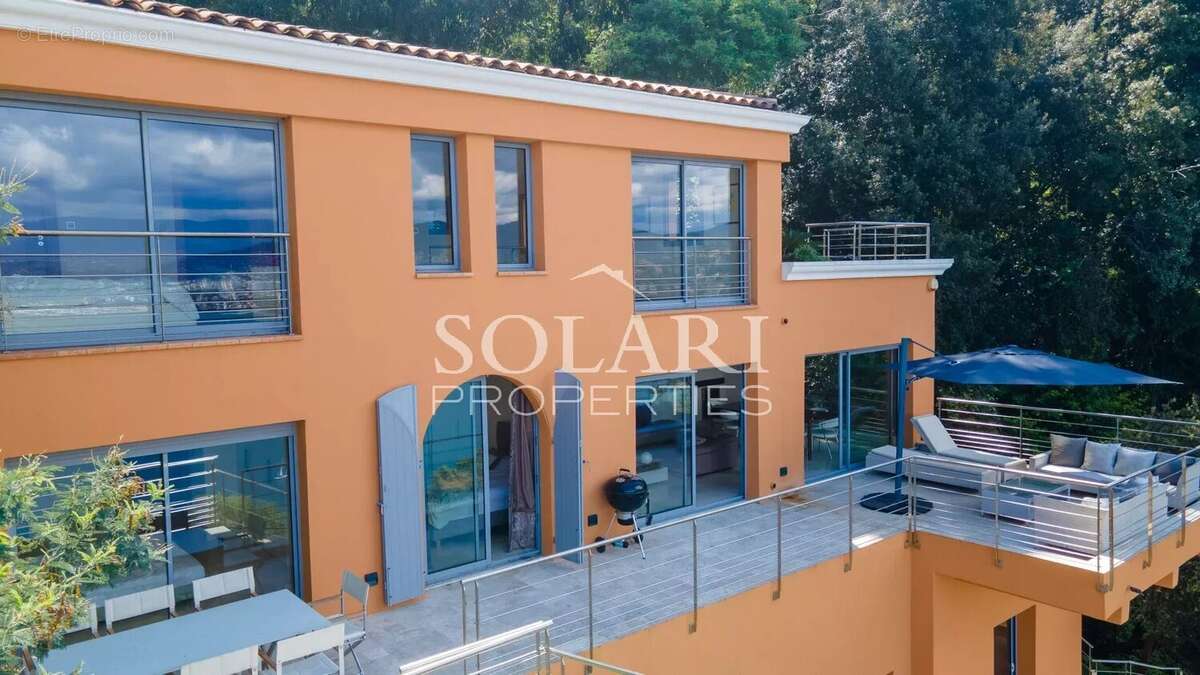 Maison à THEOULE-SUR-MER