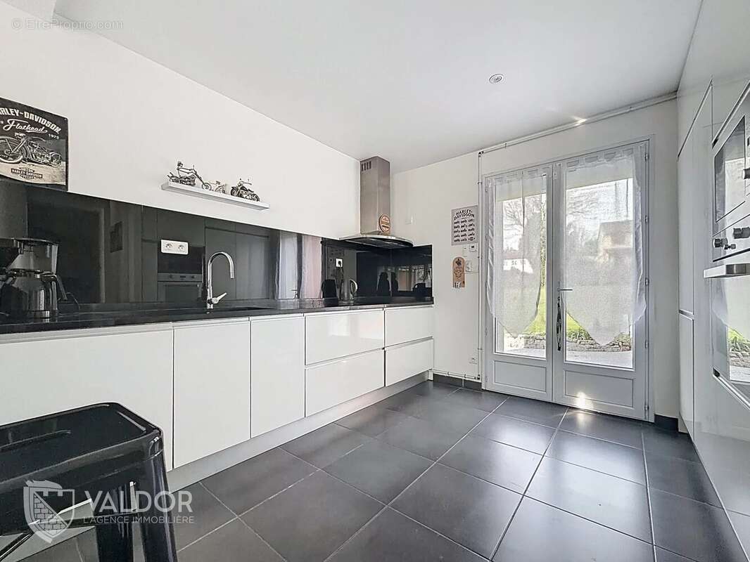 Maison à MONTMERLE-SUR-SAONE