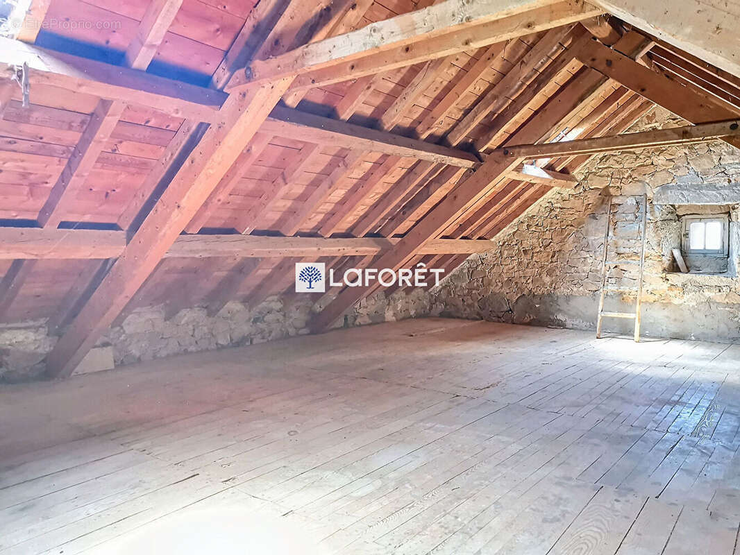 Maison à SAINT-PRIVAT-DU-FAU