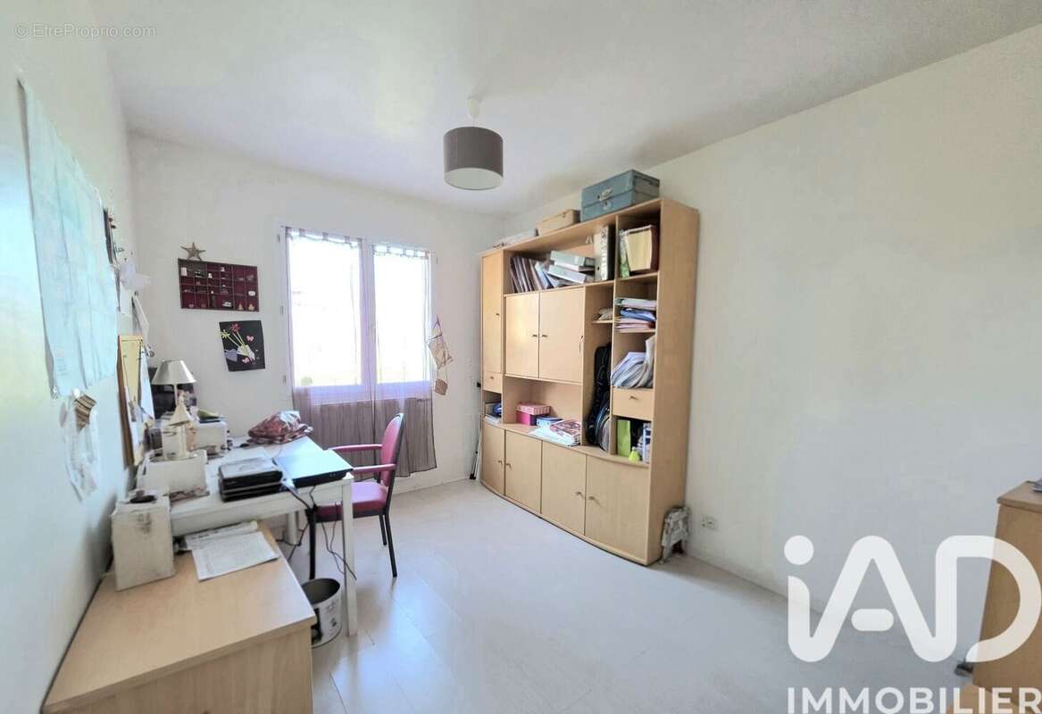 Photo 8