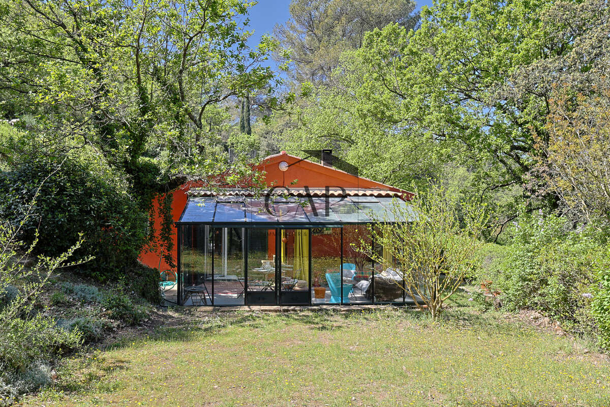 Propriété confidentielle avec piscine sur 3,7 hectares à Aix-en-Provence - photo 16