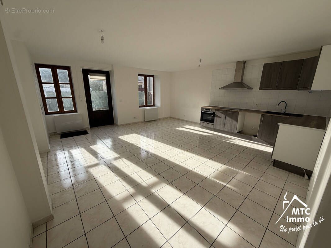 Appartement à LOYETTES