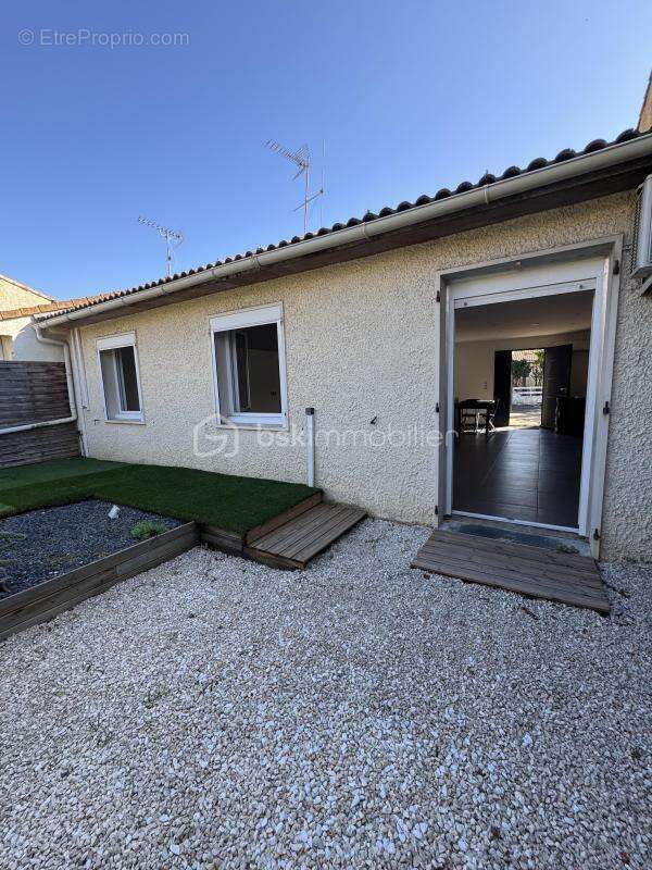 34500 beziers crouzette - villa plain pied 66m2 - 2 faces - rénovée - terrasse avant - jardinet arrière - photo 26