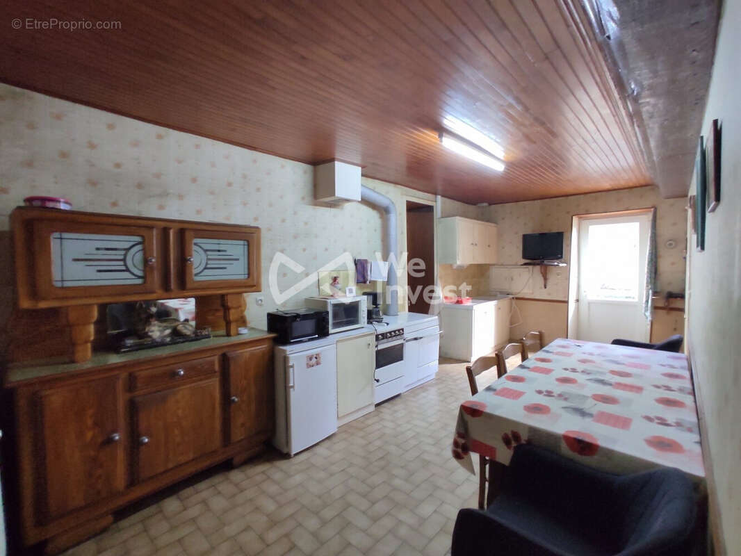 Maison 71 m² à Bais  - photo 7