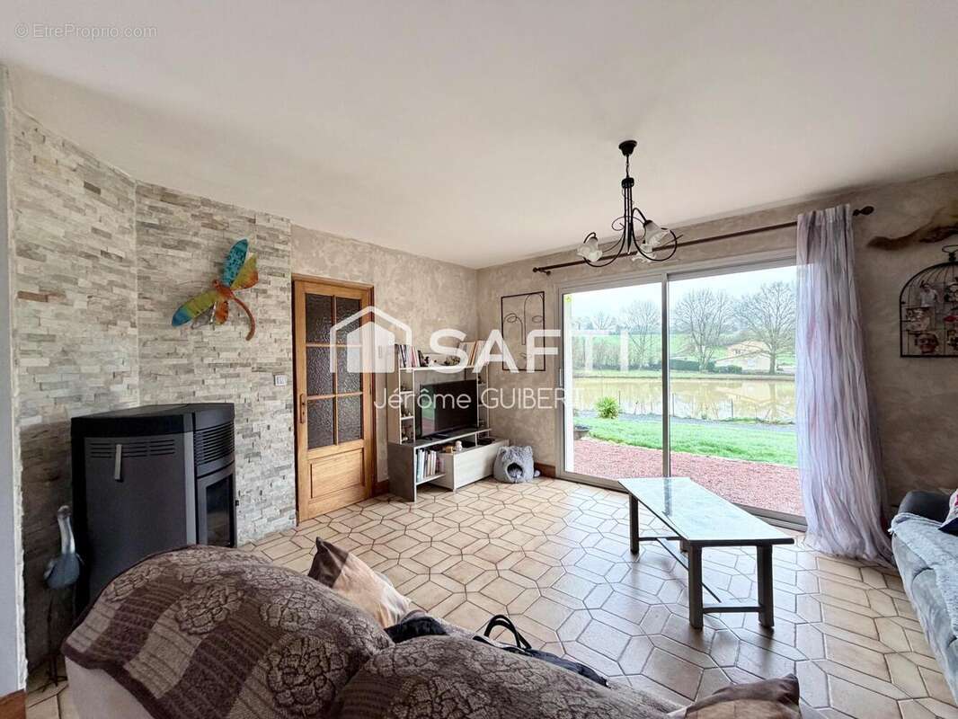 Photo 6 - Maison à CIRIERES