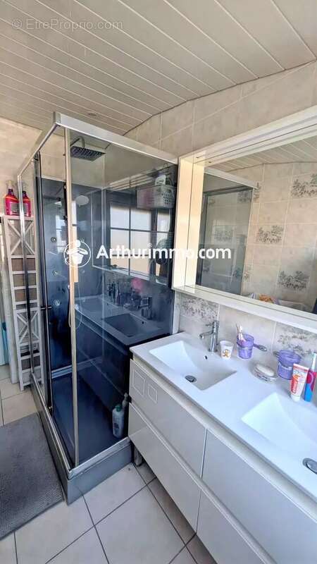 Maison à SAVIGNY-LE-TEMPLE