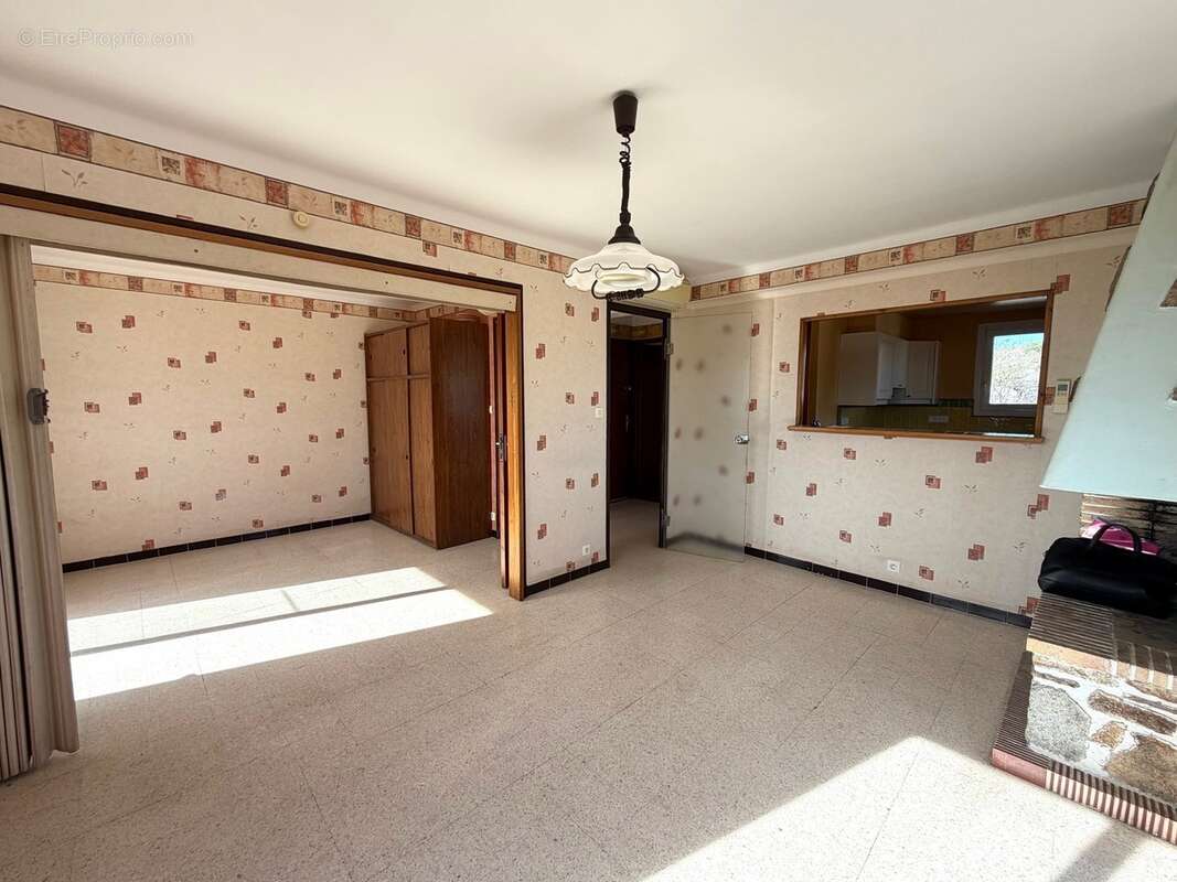 Appartement à SIX-FOURS-LES-PLAGES