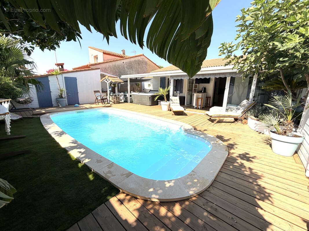 Vente villa Plain Pied entièrement rénovée + dépendance avec piscine et jacuzzi 66250 Saint Laurent de la Sala - photo 10