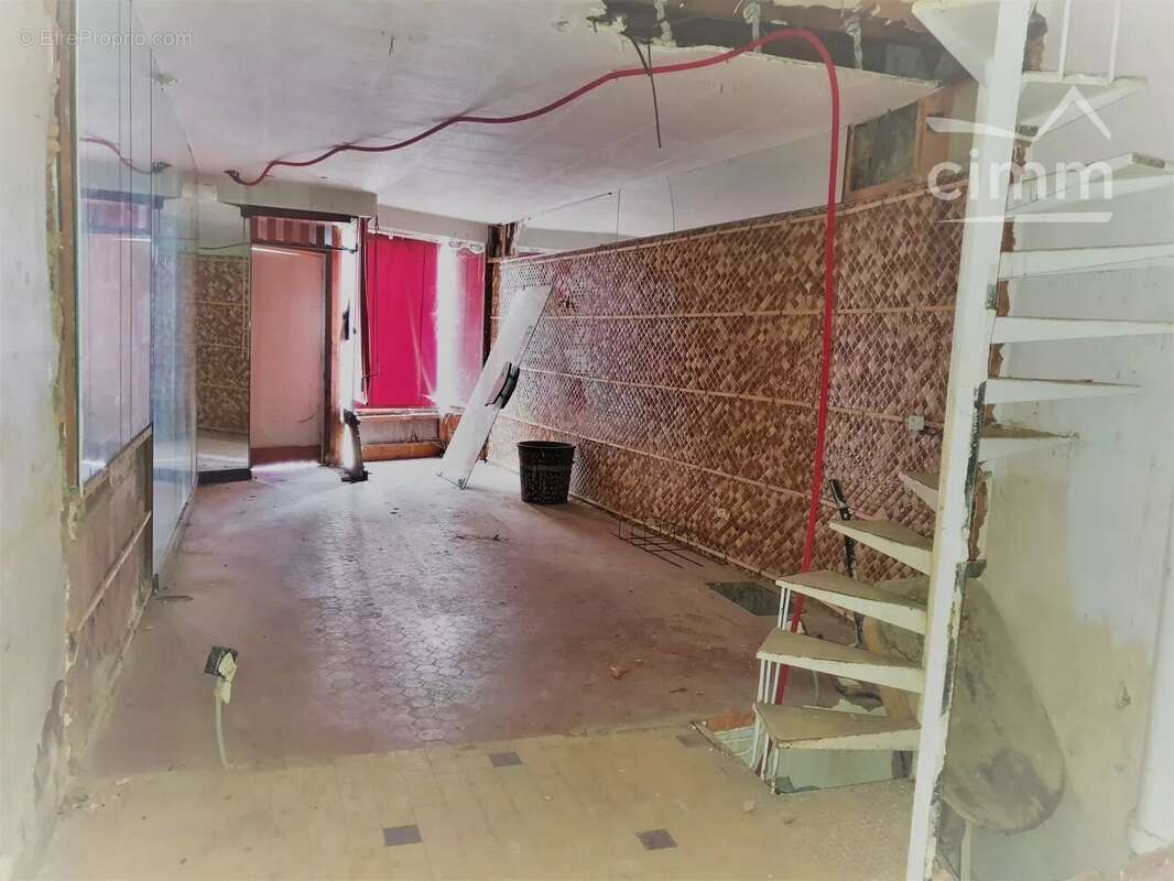 Commerce à LA TOUR-DU-PIN