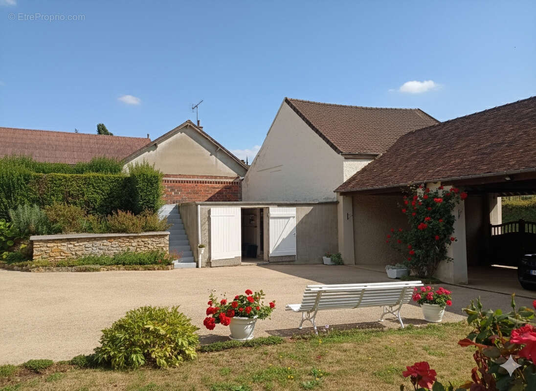 Maison à MORAINVILLIERS