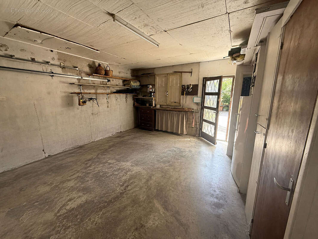 Maison familiale de 105 m² avec 4 chambres, garage motorisé et jardin à Grazailles - photo 9