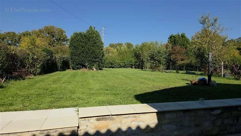 Maison à SAINT-BARBANT