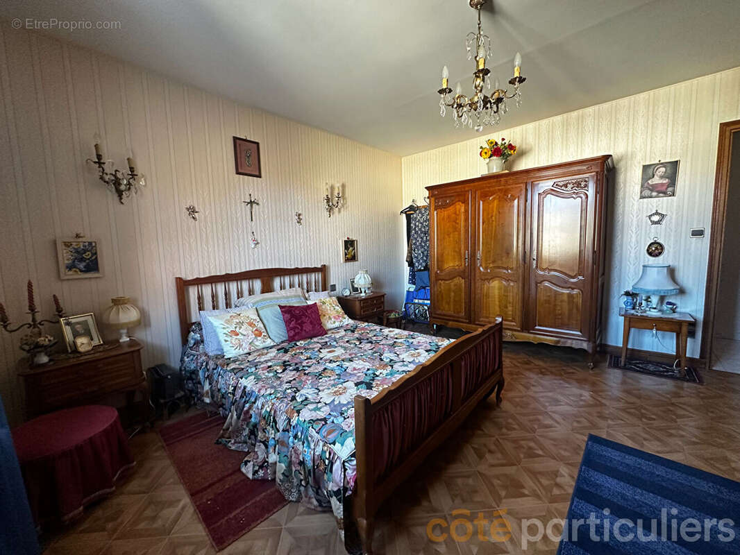 Appartement à SAINT-AMAND-MONTROND