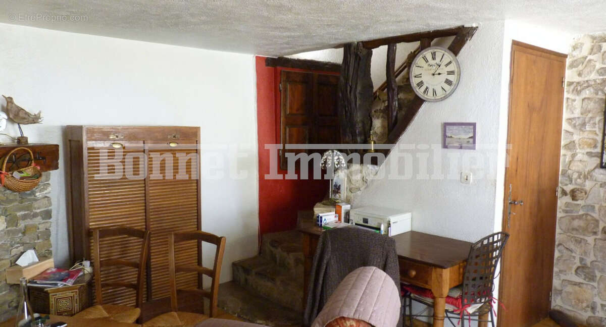 Maison à VILLEPERDRIX