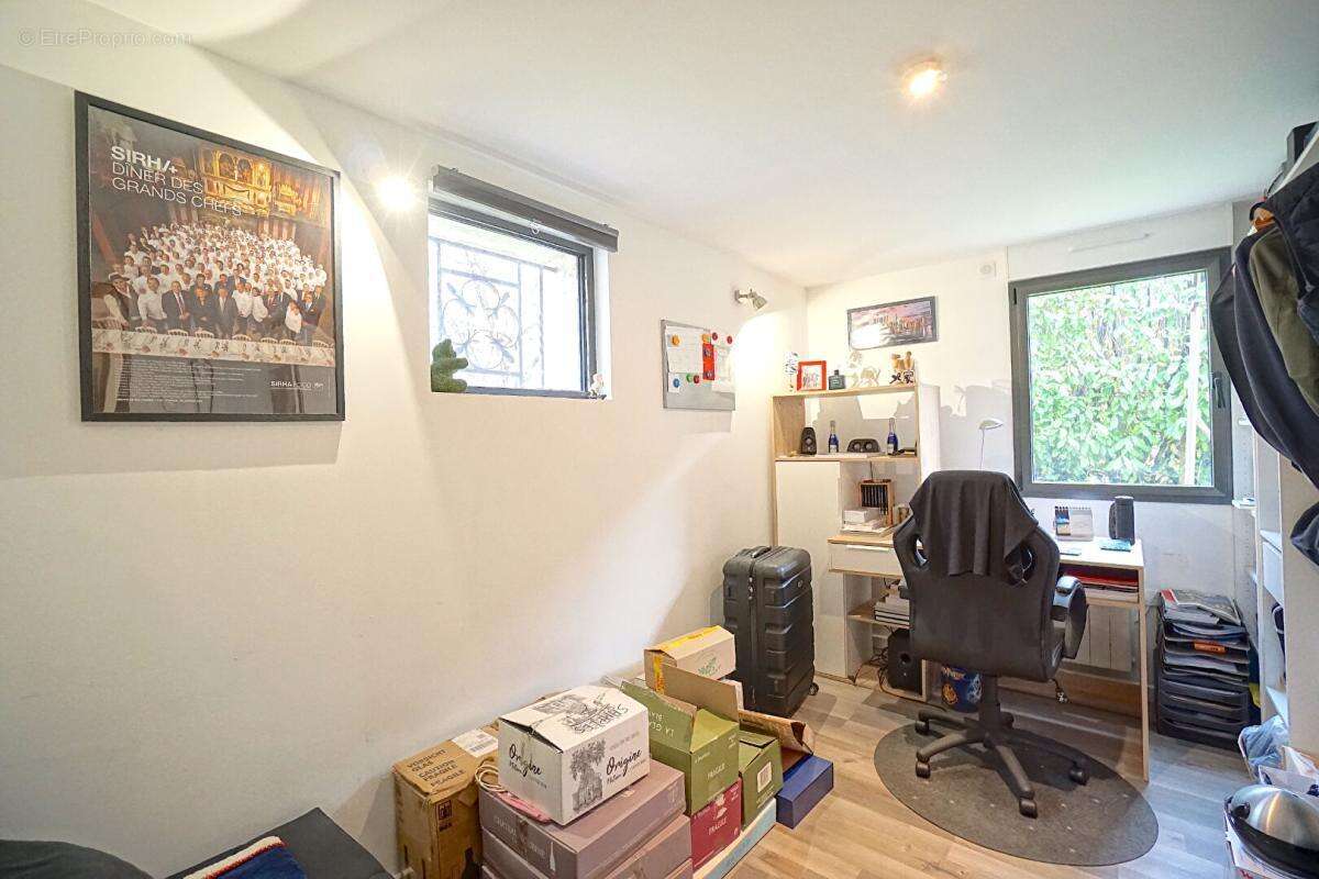 Maison à LA TOUR-DE-SALVAGNY