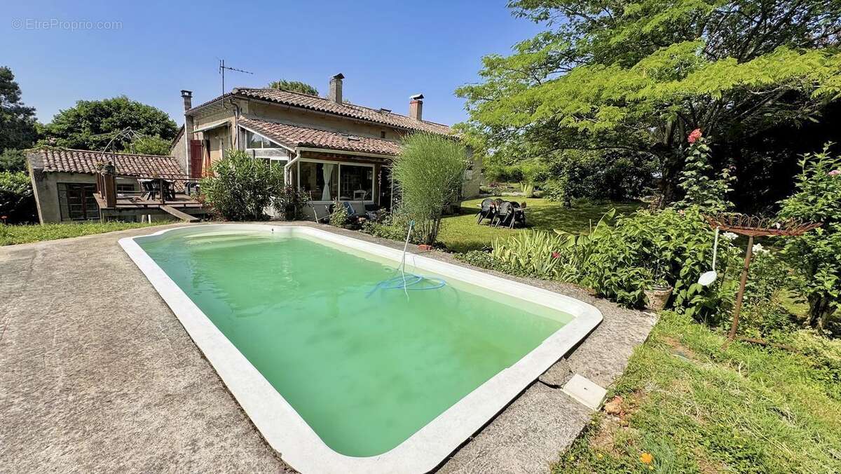Maison en pierre avec piscine - photo 2
