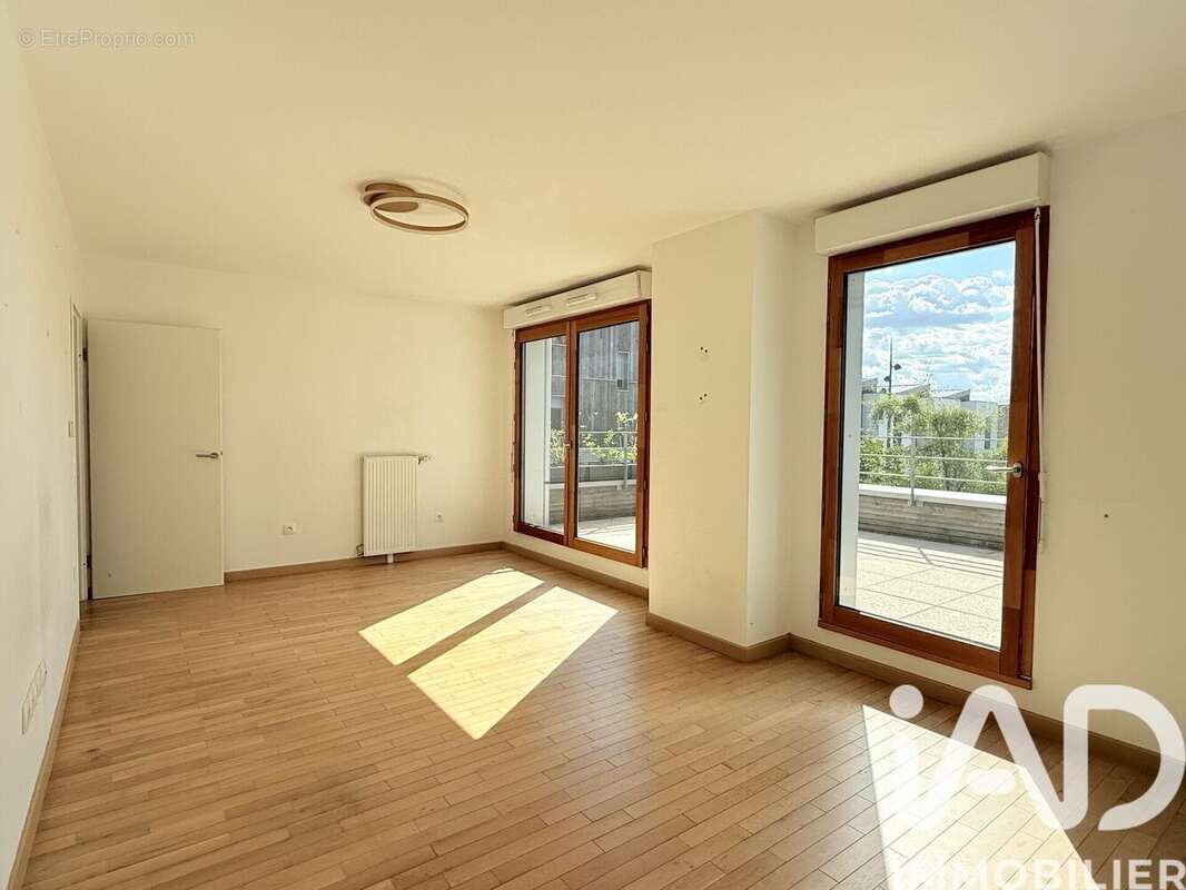 Photo 2 - Appartement à BUSSY-SAINT-GEORGES