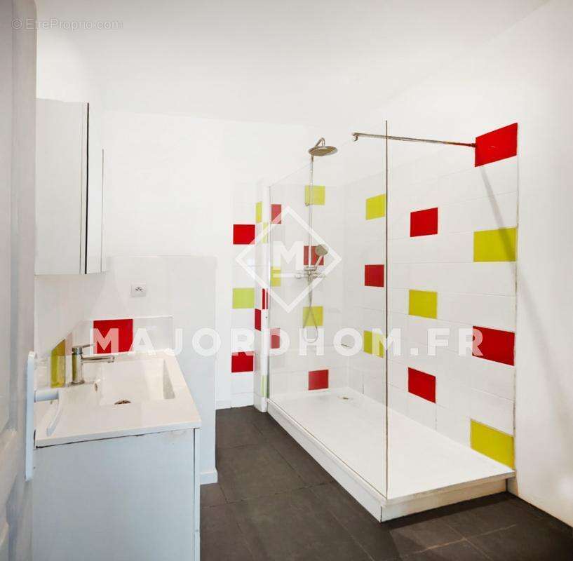 Appartement à MARSEILLE-4E