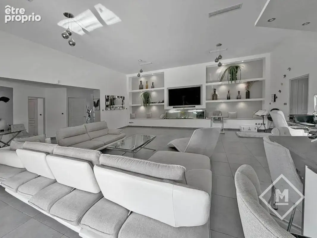 Maison d’Architecte de 250 m² dans un Écrin Arboré de 3 000 m² - photo 13