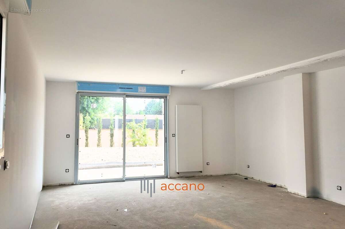 Maison à DECINES-CHARPIEU