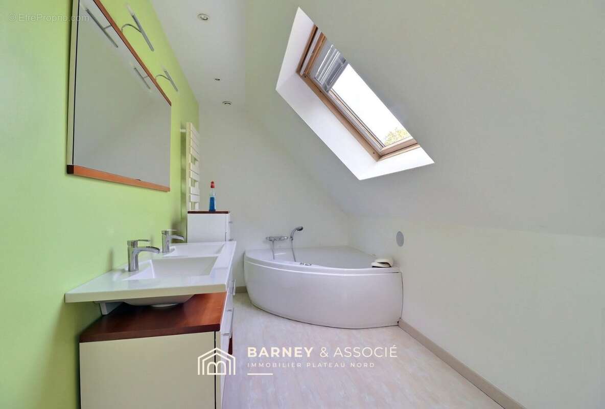 Maison 200 m² à Mont-Saint-Aignan  - photo 5