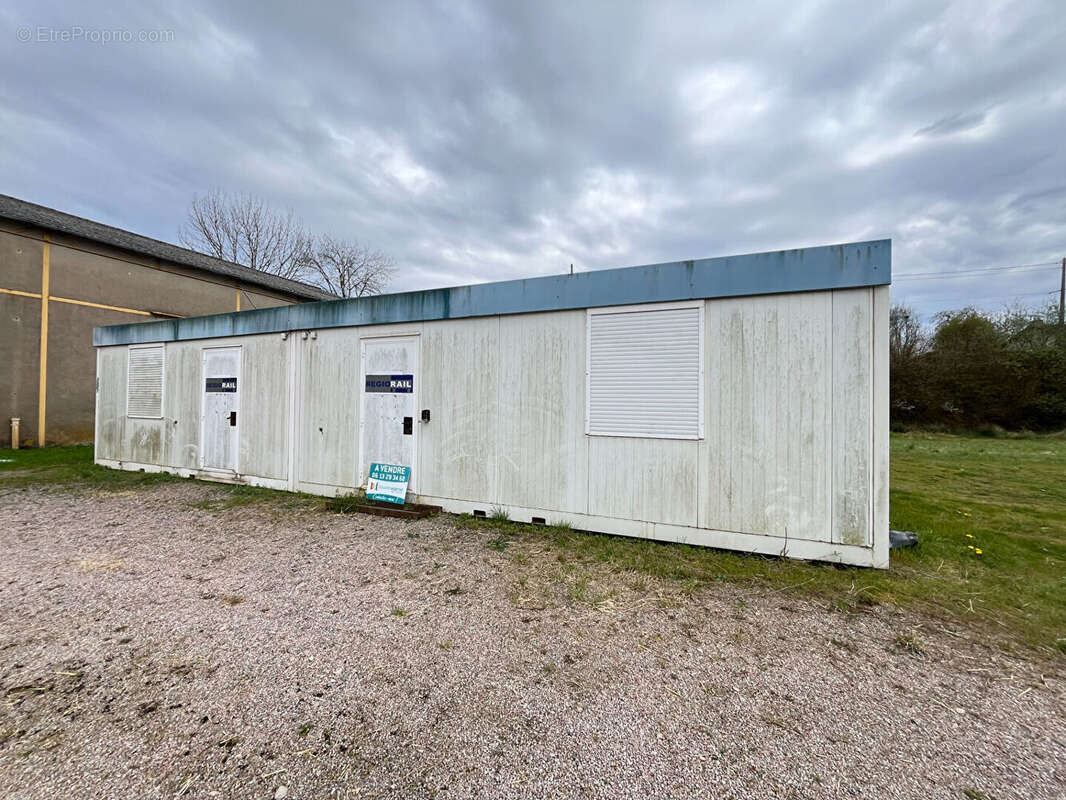 Commerce à CERCY-LA-TOUR