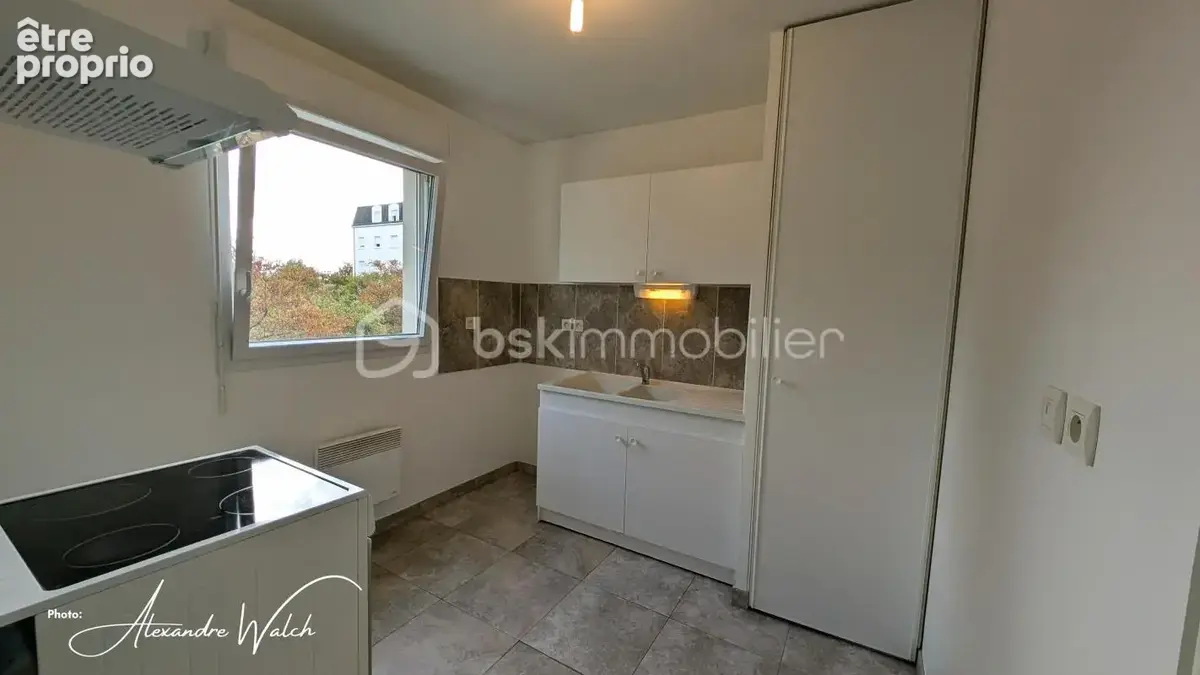 T3 de 60 m² – Balcon – Box fermé + parking – Tram, écoles et commerces à 300 m - photo 4