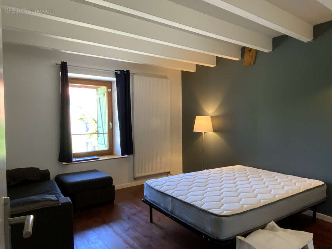 Maison à FEIGERES