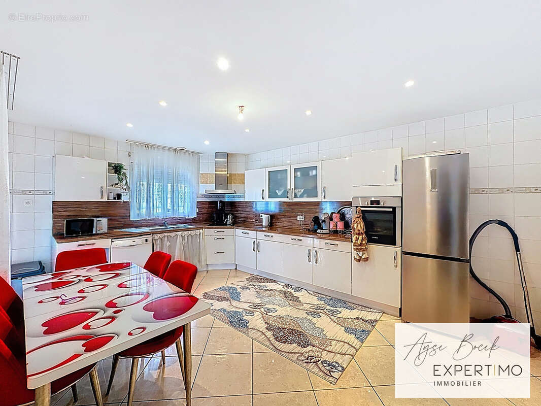 Maison à ROUSSILLON