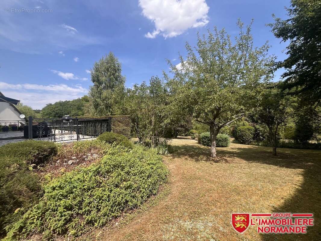 Élégante propriété familiale avec vue sur la forêt - photo 18